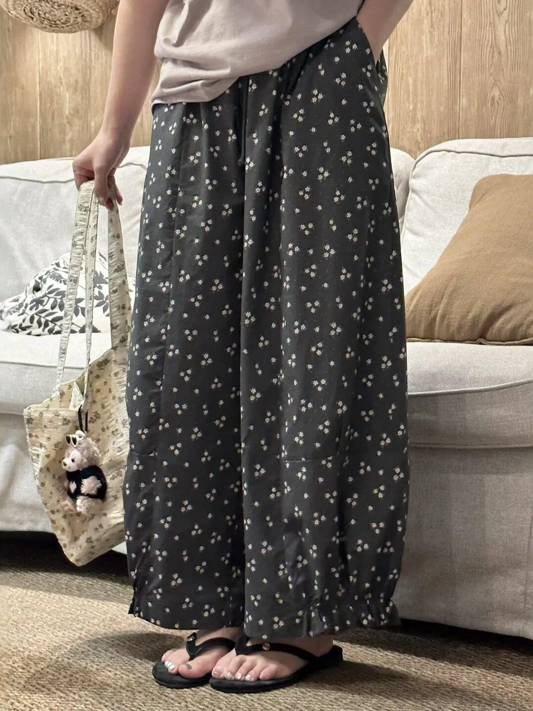 Casual Loose Wide Leg Pants High Waist Straight Cut Floral Print Ageless Versatile Summer Trousers for plus Size Women
Casual Loose Wide Leg Pants High Waist Straight Cut Floral Print Ageless Versatile Summer Trousers for plus Size Women