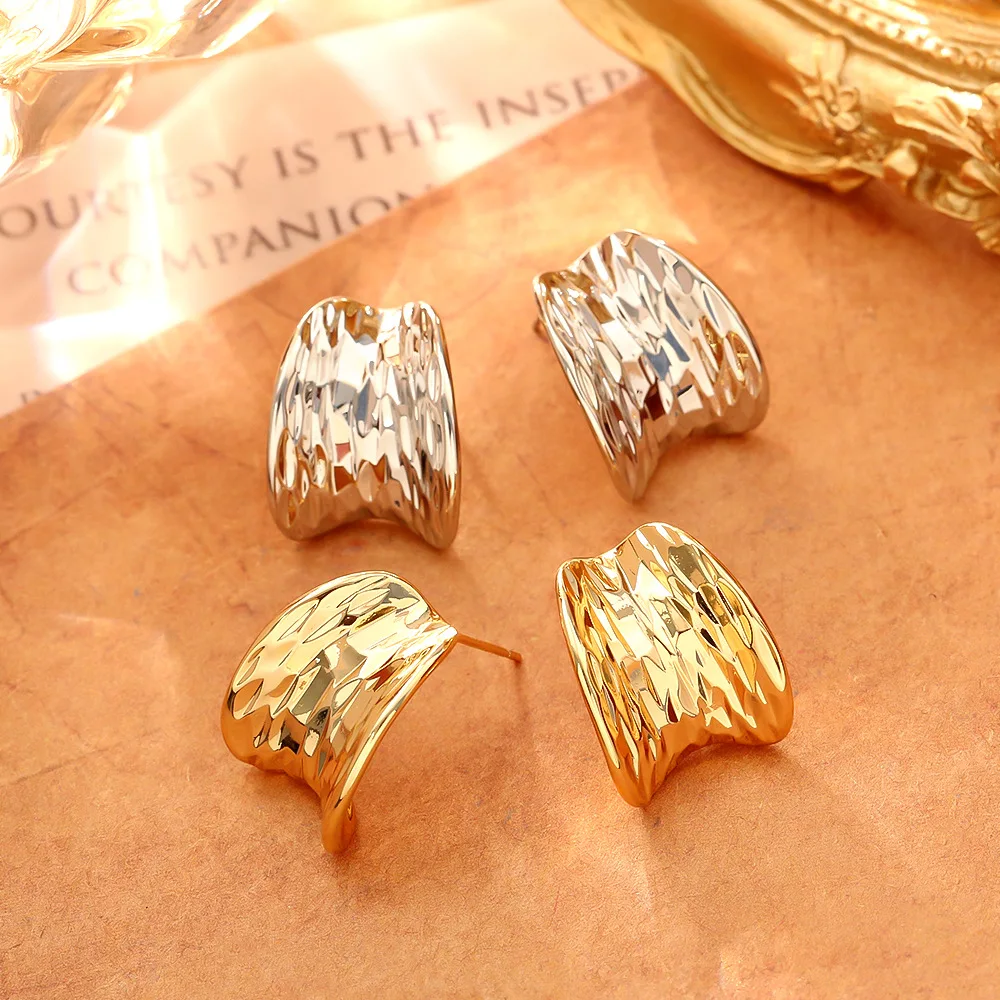 Stylish, exquisite, cold style, irregular geometric, high-end, temperamental earrings, personalized and versatile earrings
Stylish, exquisite, cold style, irregular geometric, high-end, temperamental earrings, personalized and versatile earrings