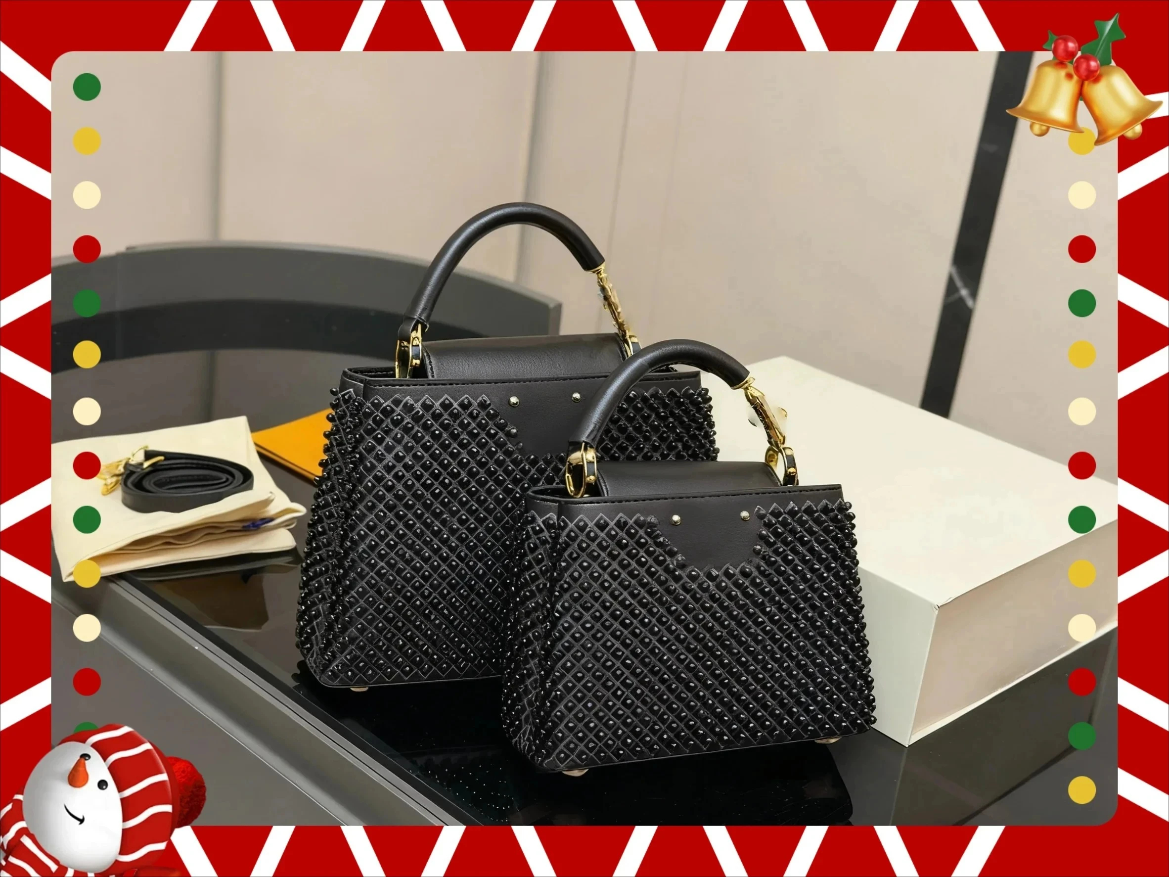 2025 SIZE: 27X18 or 21X15 CM Fashionable Versatile bags leather cherry Portable can be carried on the shoulder no boxes
2025 SIZE: 27X18 or 21X15 CM Fashionable Versatile bags leather cherry Portable can be carried on the shoulder no boxes