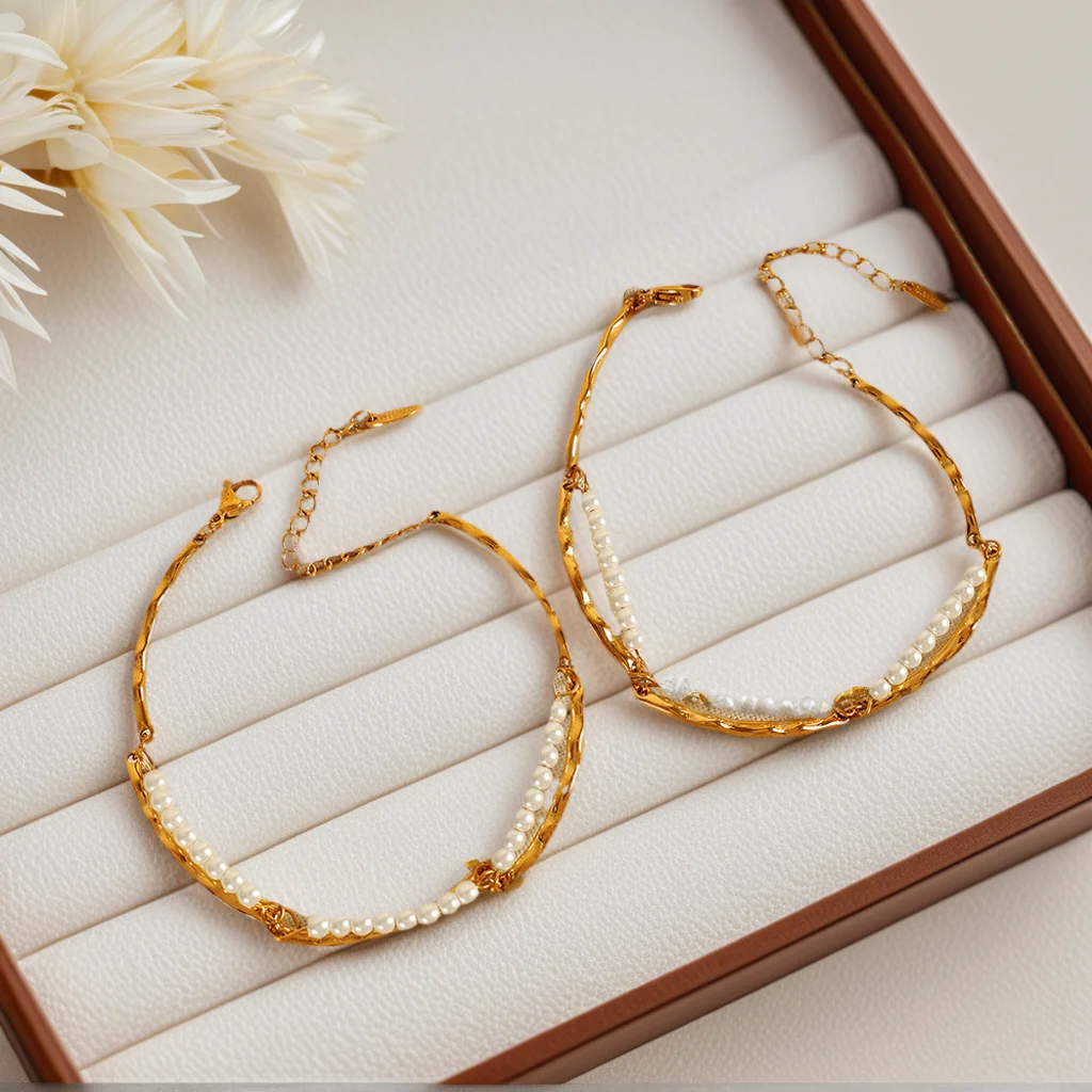 Double Layer Pearl Layered Women's Titanium Steel , NicheFashionable Design, Light Luxury Jewelry
Double Layer Pearl Layered Women's Titanium Steel , NicheFashionable Design, Light Luxury Jewelry