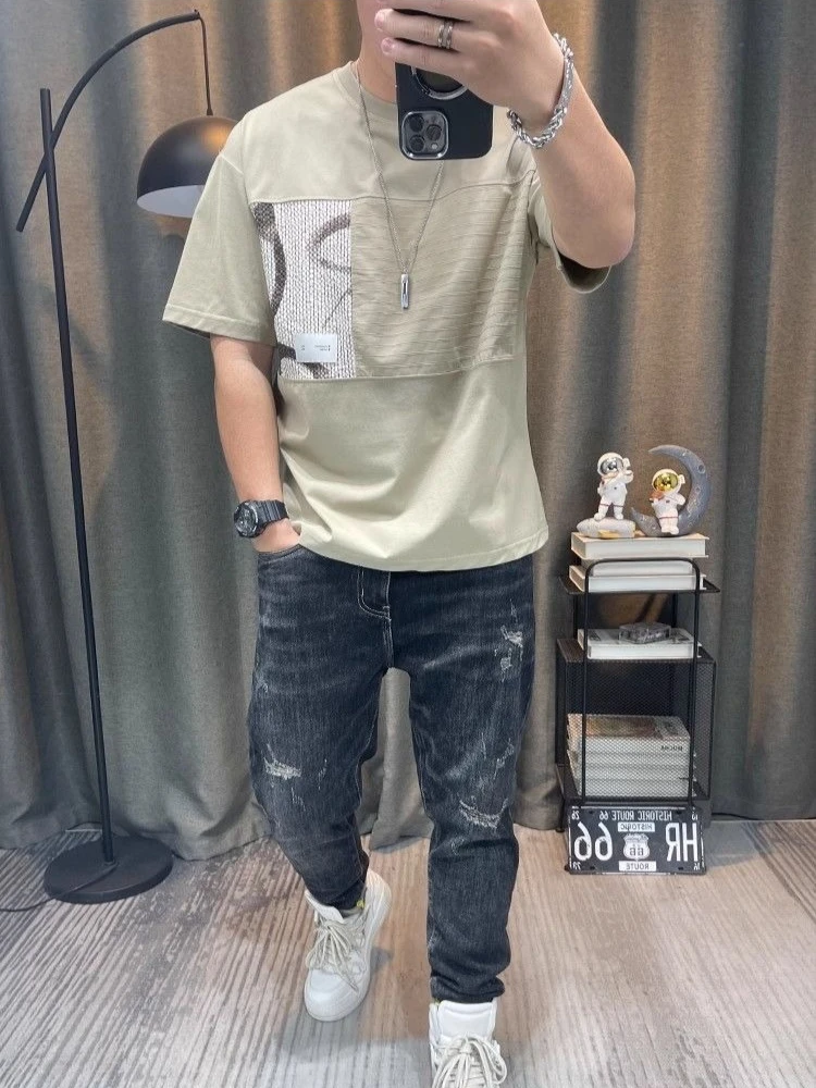 2026 New Summer Men's T-Shirt Designer Patchwork Style Breathable Pure Cotton Short Sleeve Top
2026 New Summer Men's T-Shirt Designer Patchwork Style Breathable Pure Cotton Short Sleeve Top