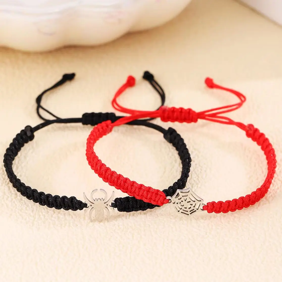 2pcs/set Spider Web Couple Bracelet Men and Women Handmade Braided Matching For Friendship Hand Rope Halloween Jewelry Gift
2pcs/set Spider Web Couple Bracelet Men and Women Handmade Braided Matching For Friendship Hand Rope Halloween Jewelry Gift