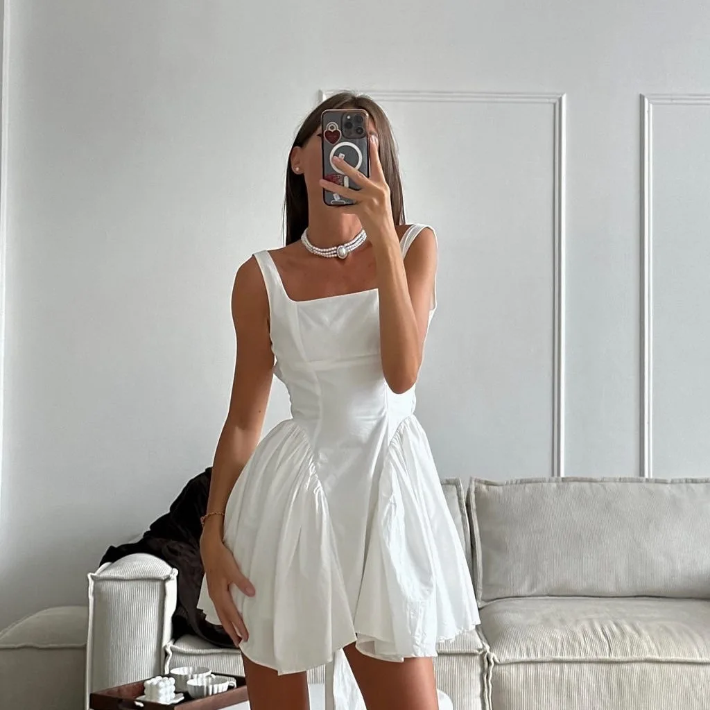 European and American women's summer new short skirt design with suspender and sexy backless bow slimming and slimming dress
European and American women's summer new short skirt design with suspender and sexy backless bow slimming and slimming dress