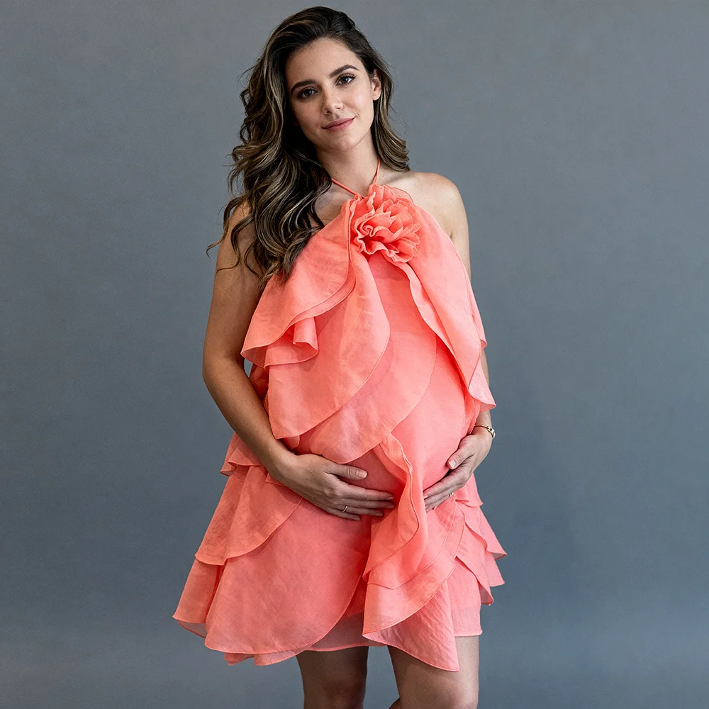 Halter Neck Maternity Photoshoot Dresses with 3D Flower Tiered Ruffle Mini Chiffon Baby Shower Dress for Pregnant Woman YW659D
Halter Neck Maternity Photoshoot Dresses with 3D Flower Tiered Ruffle Mini Chiffon Baby Shower Dress for Pregnant Woman YW659D