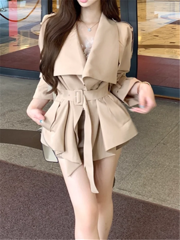 Классический короткий плащ цвета хаки в британском стиле в стиле ретро, женский новый осенний ветровка с большими лацканами, пальто с поясом, нерегулярная свободная куртка
Классический короткий плащ цвета хаки в британском стиле в стиле ретро, женский новый осенний ветровка с большими лацканами, пальто с поясом, нерегулярная свободная куртка