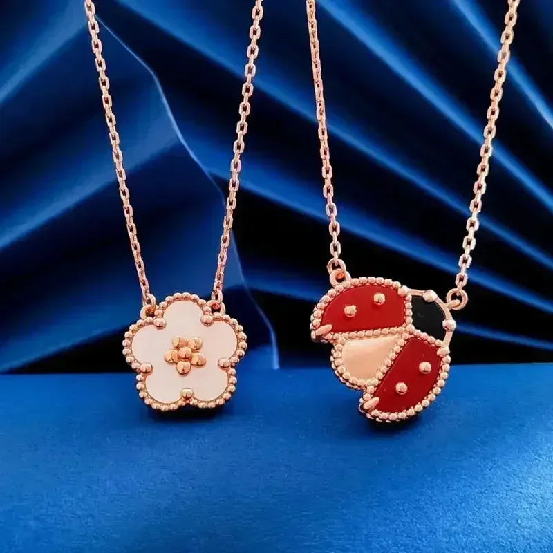 925 Sterling Silver High Quality Exquisite Multiflower Ladybug Pendant Necklace For Women Quality Clavicle Chain Luxury Jewelry
925 Sterling Silver High Quality Exquisite Multiflower Ladybug Pendant Necklace For Women Quality Clavicle Chain Luxury Jewelry