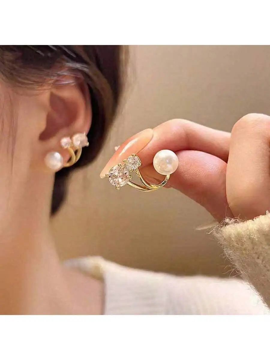 Fashion Clip Earrings With Faux Pearl And Rhinestone Elegant Daily Wear For Women
Fashion Clip Earrings With Faux Pearl And Rhinestone Elegant Daily Wear For Women