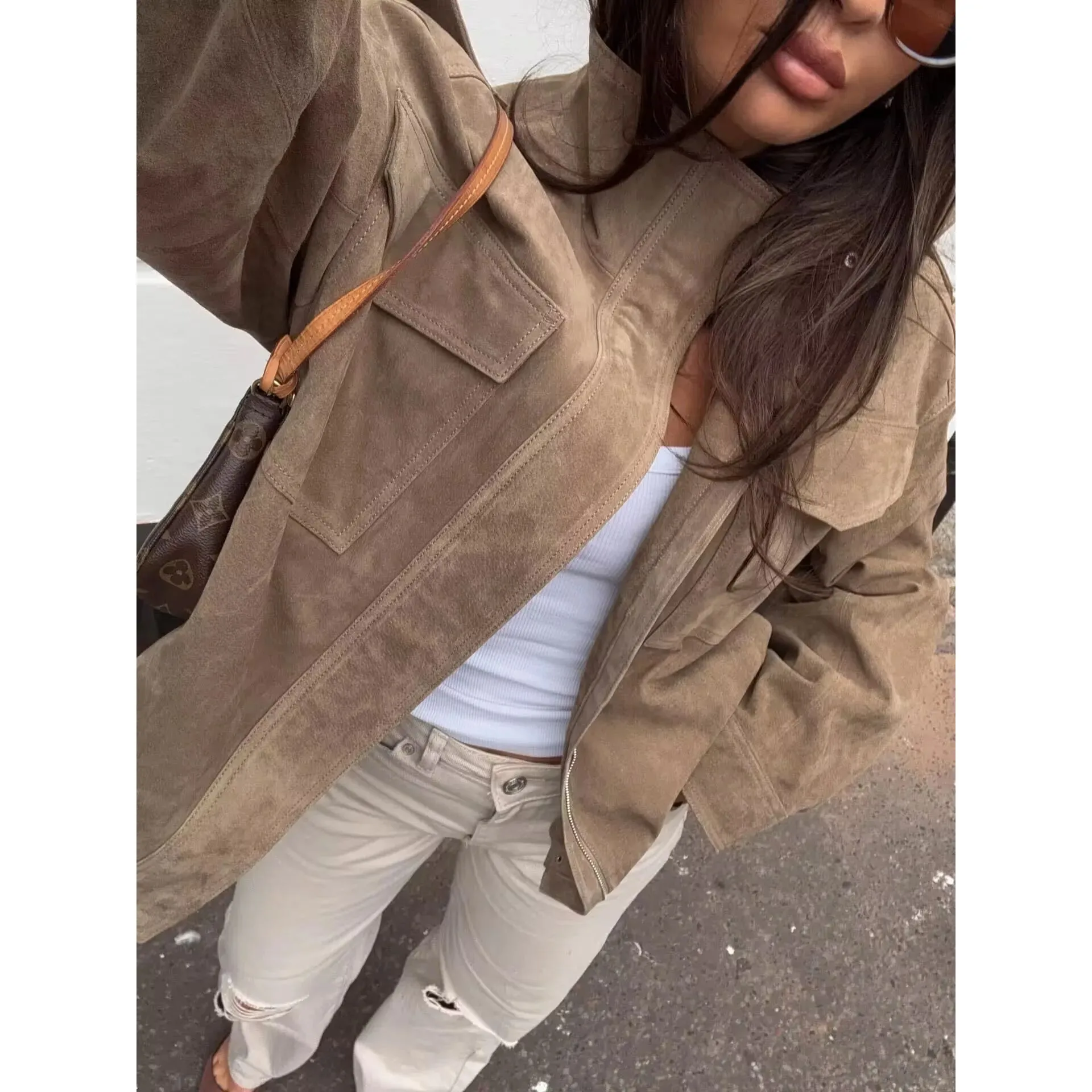 Женская модная замшевая куртка с воротником-стойкой, стильная, на молнии, с эффектом двухслойности, утепленная, для зимы
Женская модная замшевая куртка с воротником-стойкой, стильная, на молнии, с эффектом двухслойности, утепленная, для зимы