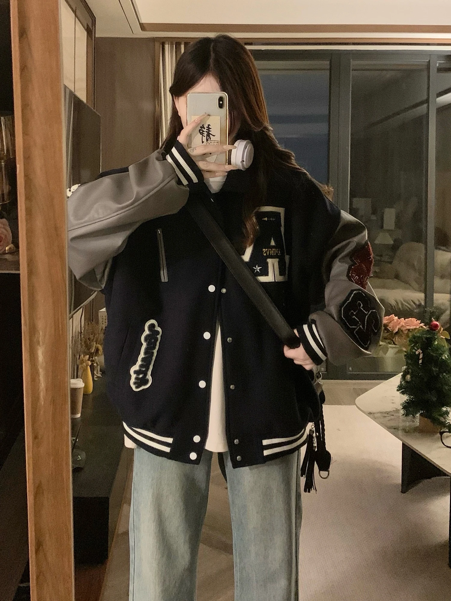 Бейсбольные куртки женские, королевский синий цвет, летние, с завязками, влагоотводящие, широкие, эластичные, с узором «рыбья кость», в стиле Харадзюку, на резинке
Бейсбольные куртки женские, королевский синий цвет, летние, с завязками, влагоотводящие, широкие, эластичные, с узором «рыбья кость», в стиле Харадзюку, на резинке