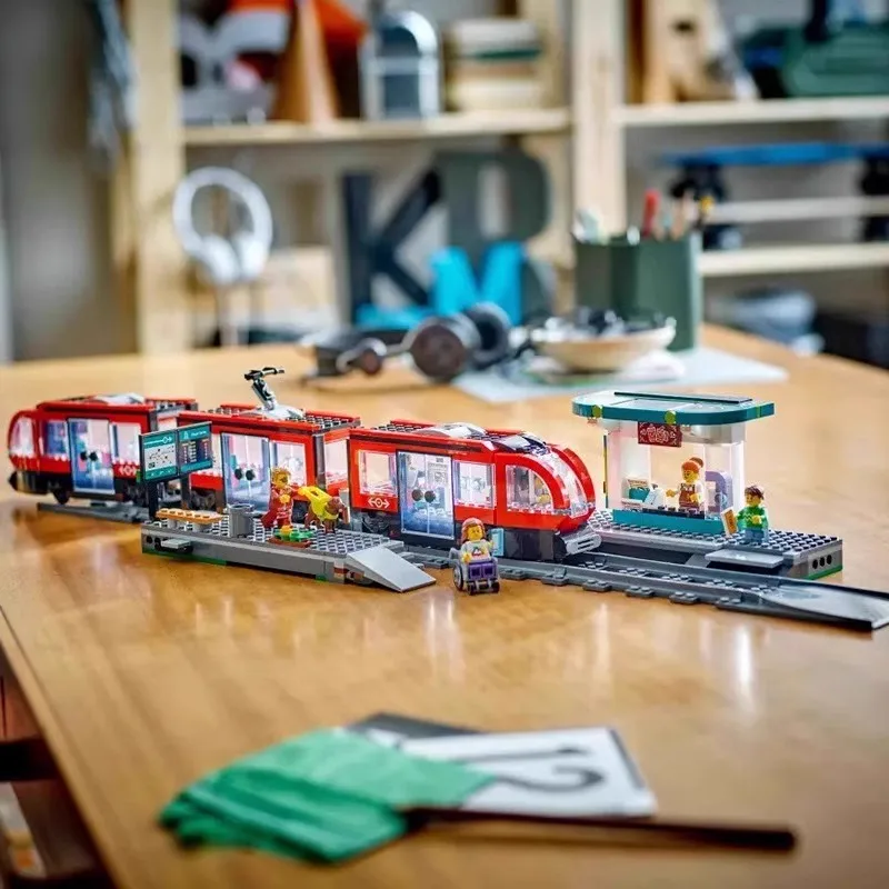 Совместим с конструкторами LEGO 60423 City Series (трамвай).
Совместим с конструкторами LEGO 60423 City Series (трамвай).