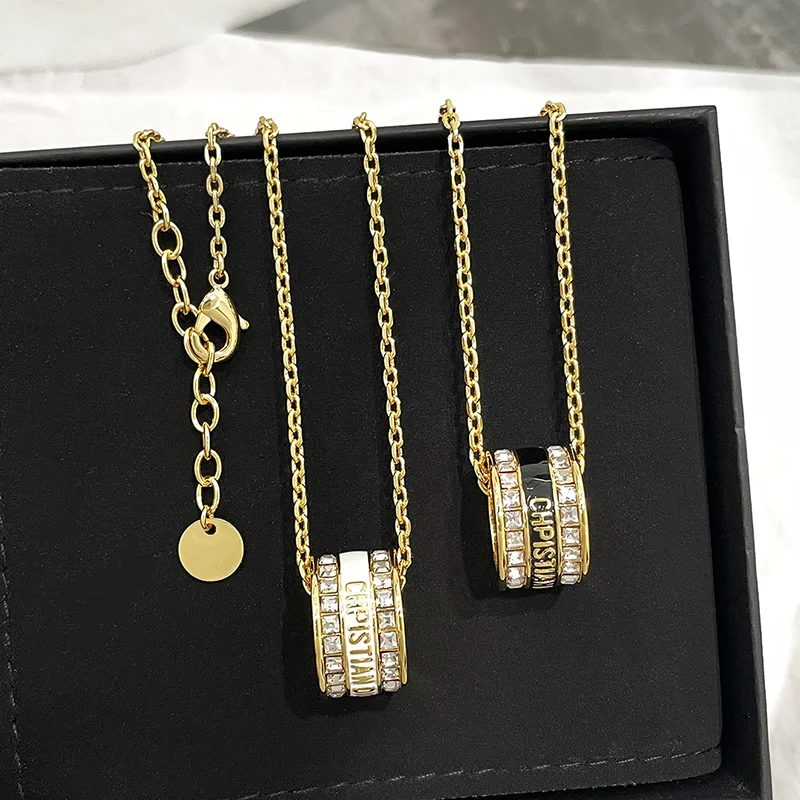 Enamel double row diamond pendant letter necklace for women in 2025, high-end and light luxury collarbone chain accessory
Enamel double row diamond pendant letter necklace for women in 2025, high-end and light luxury collarbone chain accessory