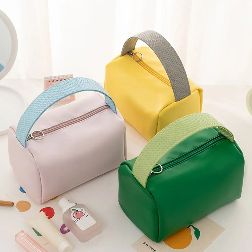 Portable Waterproof Makeup Organizer with Handle PVC Make Up Pouch Large Capacity Cosmetic Bag for Women
Portable Waterproof Makeup Organizer with Handle PVC Make Up Pouch Large Capacity Cosmetic Bag for Women