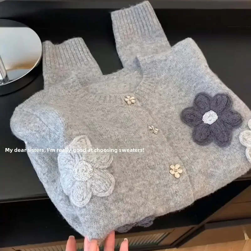 Gray Embroidered Soft Knitted Open Cardigan Sweater Women's Autumn Winter New Style Small Fragrance Wind High-End Short Jacket
Gray Embroidered Soft Knitted Open Cardigan Sweater Women's Autumn Winter New Style Small Fragrance Wind High-End Short Jacket