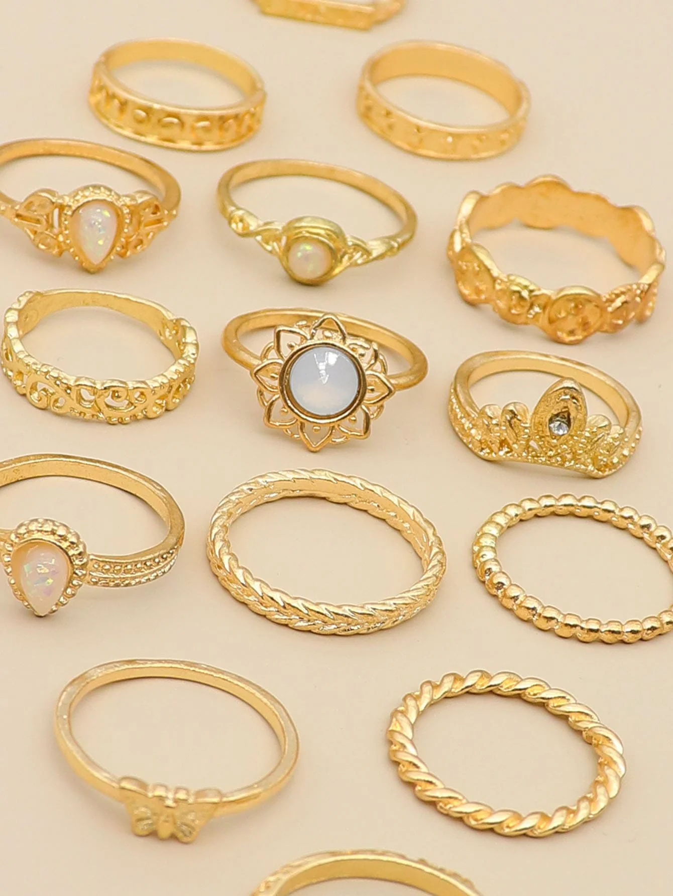 15pcs Butterfly And Water Drop Design Fashion Rings Set For Women
15pcs Butterfly And Water Drop Design Fashion Rings Set For Women