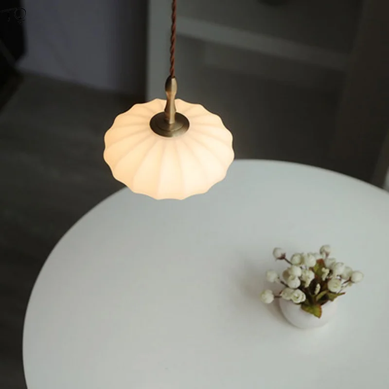 Nordic Design Glass Brass Pumpkin Pendant Light for Living/Dining Room G9 LED Indoor Lighting Bedroom Bedside Restaurant Kitchen
Nordic Design Glass Brass Pumpkin Pendant Light for Living/Dining Room G9 LED Indoor Lighting Bedroom Bedside Restaurant Kitchen