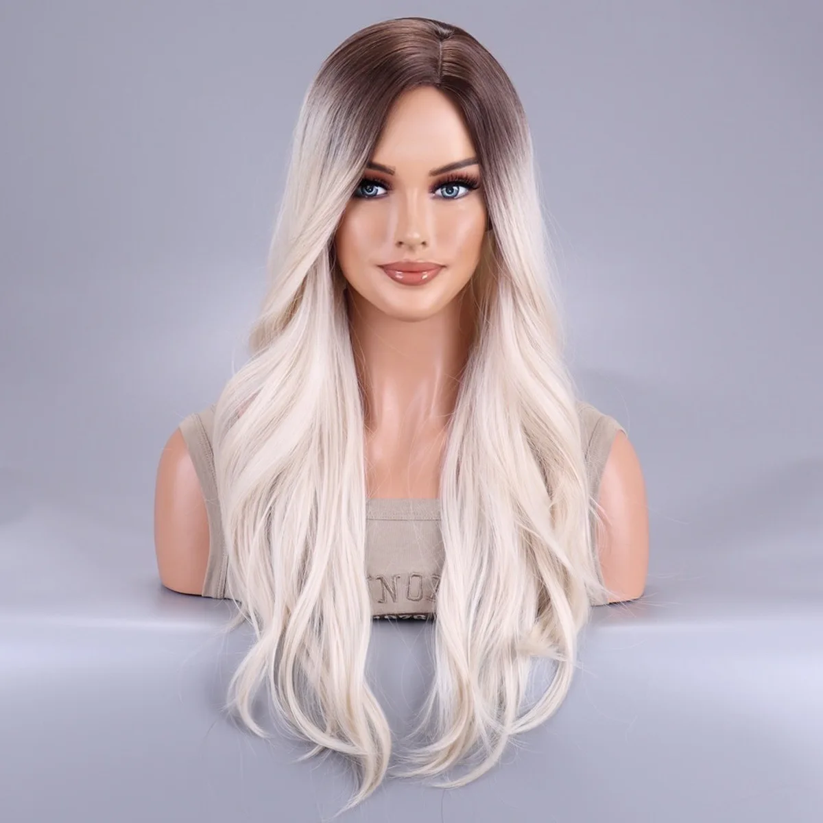 European and American wigs, women's long curly hair, blond long hairstyle, big waves, fluffy chemical fiber wigs, headgear.
European and American wigs, women's long curly hair, blond long hairstyle, big waves, fluffy chemical fiber wigs, headgear.