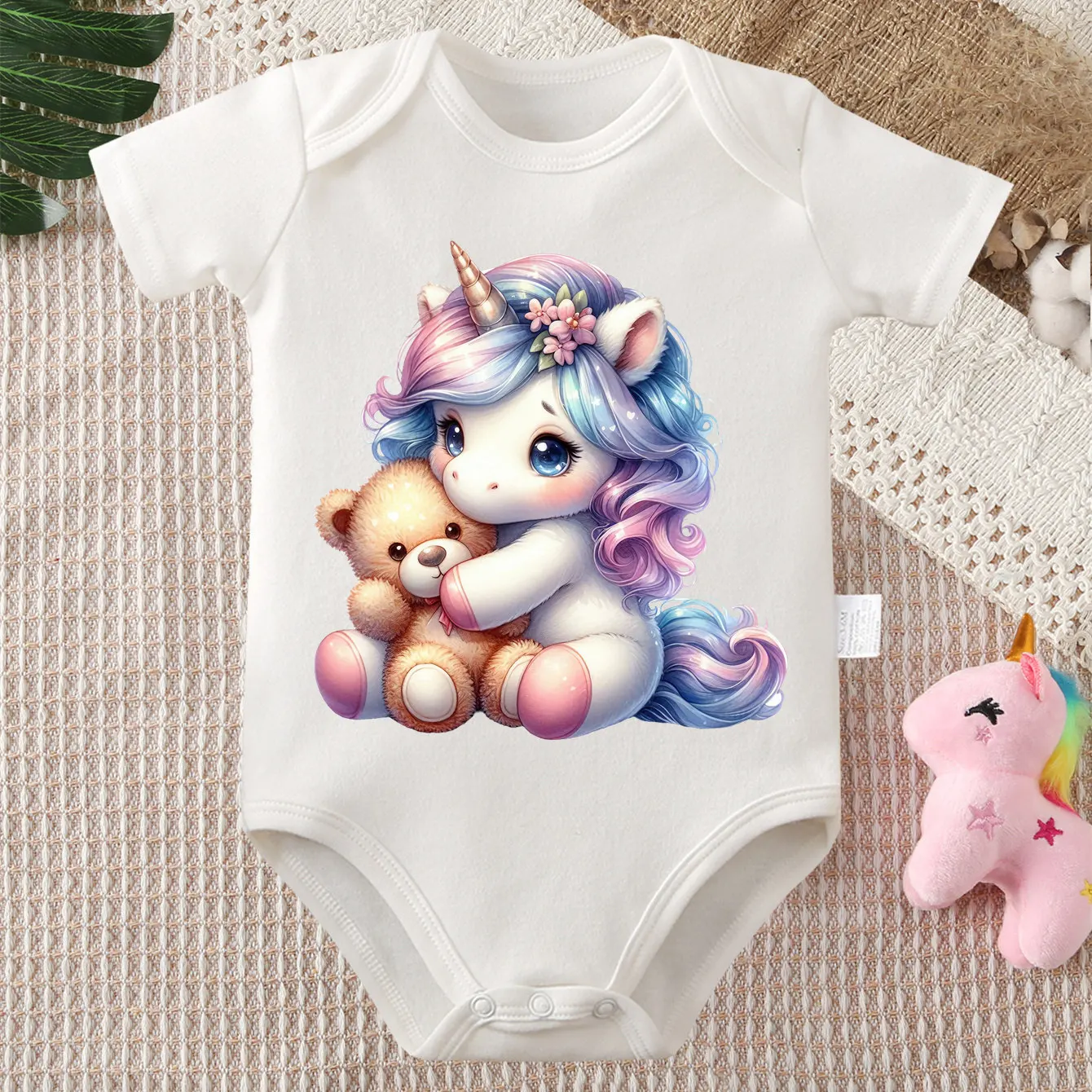 Хлопковый комбинезон с ярким принтом единорога, удобный боди для малышей, одежда для новорожденных от 0 до 12 месяцев
Хлопковый комбинезон с ярким принтом единорога, удобный боди для малышей, одежда для новорожденных от 0 до 12 месяцев