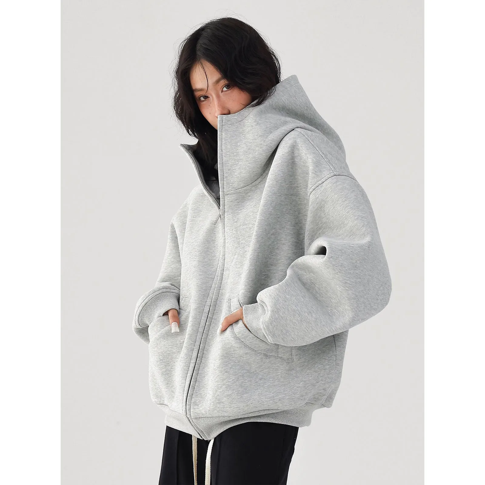 Женский осенне-зимний повседневный кардиган с длинными рукавами и капюшоном, укороченная куртка, топ в европейском и американском трансграничном стиле 
Женский осенне-зимний повседневный кардиган с длинными рукавами и капюшоном, укороченная куртка, топ в европейском и американском трансграничном стиле