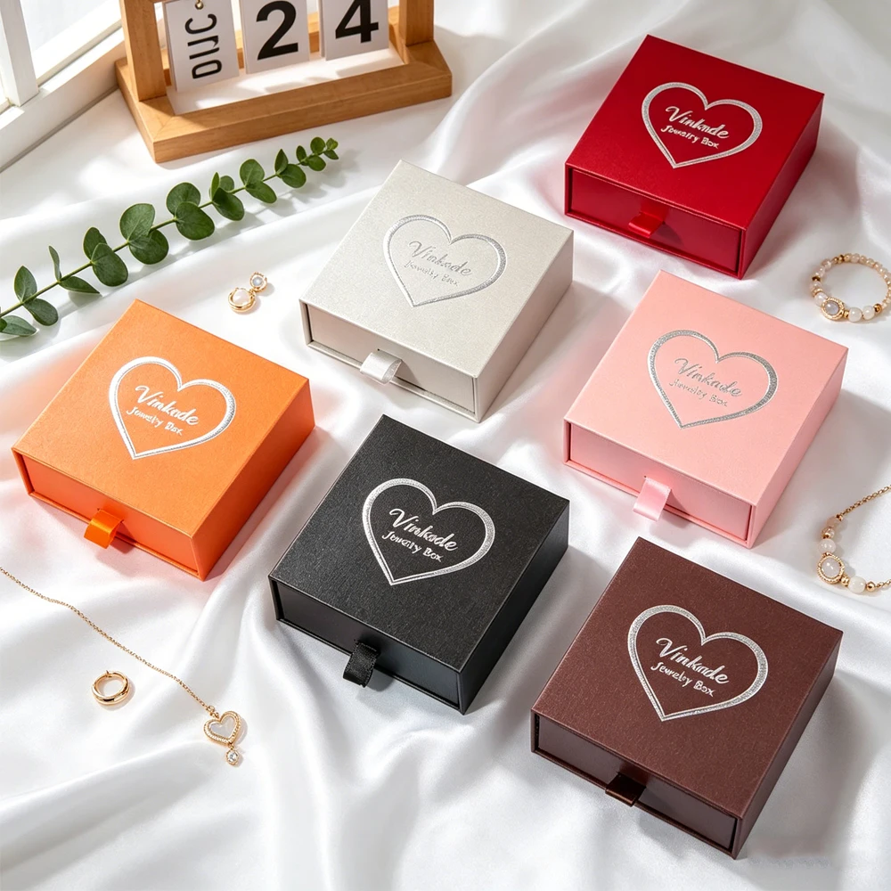 20/50Pcs Custom Logo Jewelry Box Pearl Paper Drawer Organizer for Rings Earrings Pendant Bracelets Necklaces Key Studs Brooches
20/50Pcs Custom Logo Jewelry Box Pearl Paper Drawer Organizer for Rings Earrings Pendant Bracelets Necklaces Key Studs Brooches