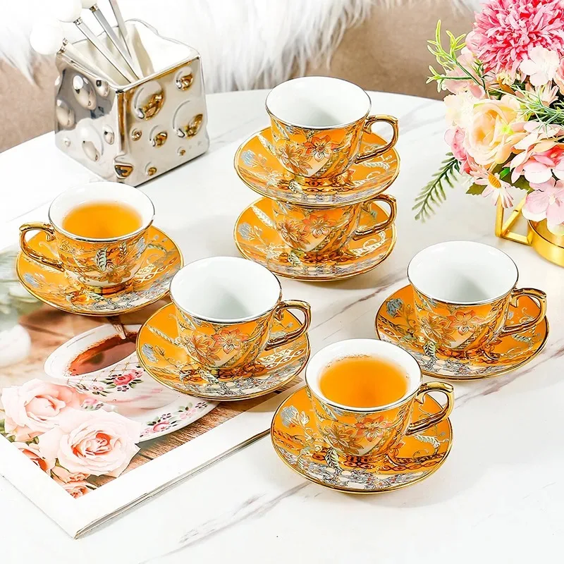 Легкая роскошная ретро-американская керамическая кофейная чашка и тарелка Изысканная чашка для послеобеденного чая Кофейные кружки с цветочным узором
Легкая роскошная ретро-американская керамическая кофейная чашка и тарелка Изысканная чашка для послеобеденного чая Кофейные кружки с цветочным узором