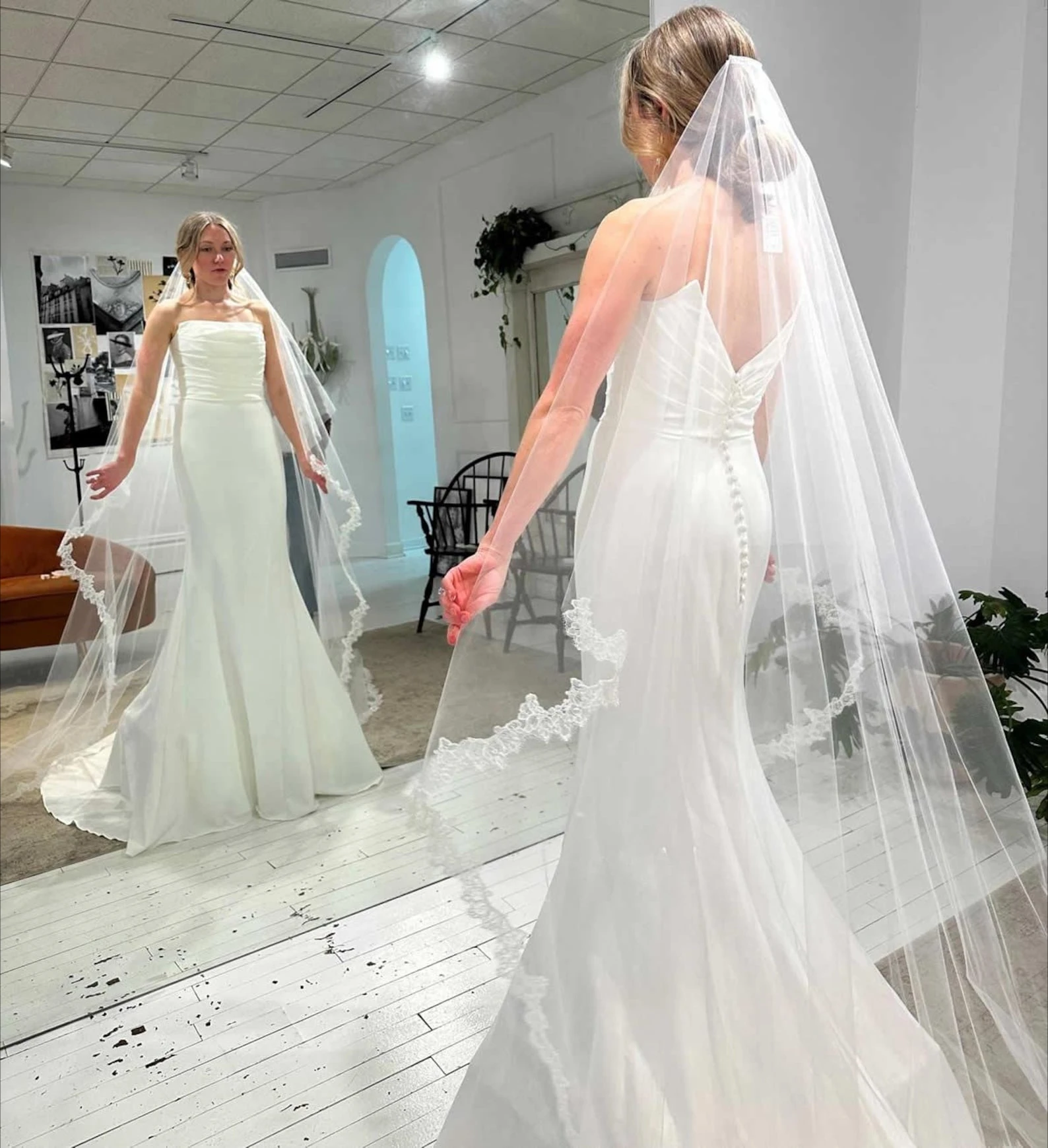 2-Tier Plain Tulle Waterfall Blusher Bridal Veil Slim Alencon Lace Cathedral Wedding Veil Handmade Custom Length Style
2-Tier Plain Tulle Waterfall Blusher Bridal Veil Slim Alencon Lace Cathedral Wedding Veil Handmade Custom Length Style