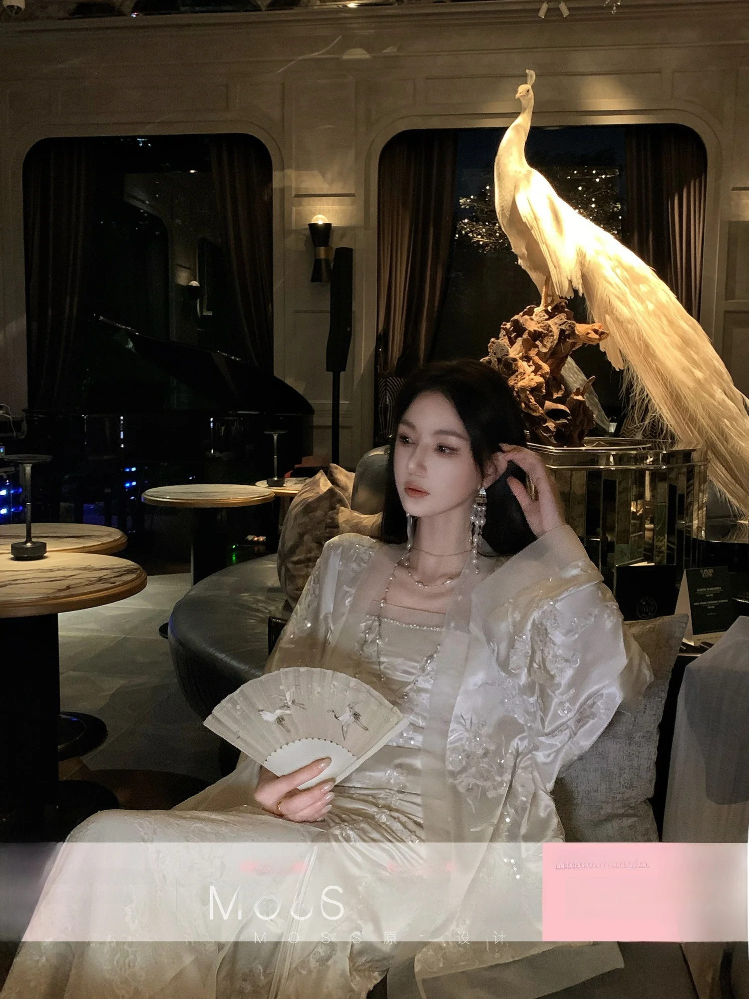 New Chinese Sle Beaded Lace Jaet Vest Set iny Pearl Embroidery Long Sve Loose Fit Faion Set for Women Autumn Spring
New Chinese Sle Beaded Lace Jaet Vest Set iny Pearl Embroidery Long Sve Loose Fit Faion Set for Women Autumn Spring