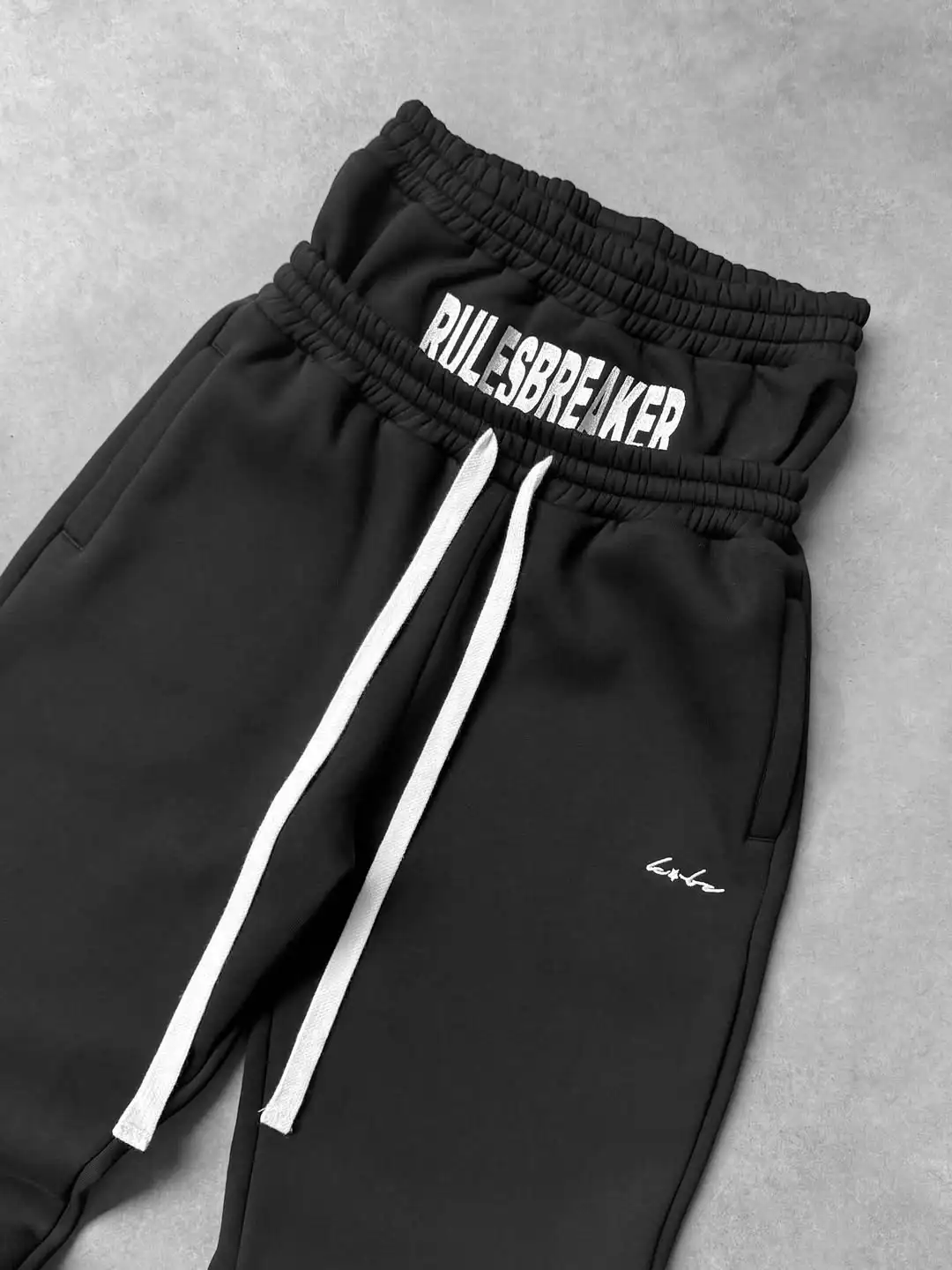 Men Hip-Hop Y2K Double-Waist Fake Two-Piece Pants American Gothic Style Letter Embroidered Casual Pants Trendy Drawstring Pants
Men Hip-Hop Y2K Double-Waist Fake Two-Piece Pants American Gothic Style Letter Embroidered Casual Pants Trendy Drawstring Pants