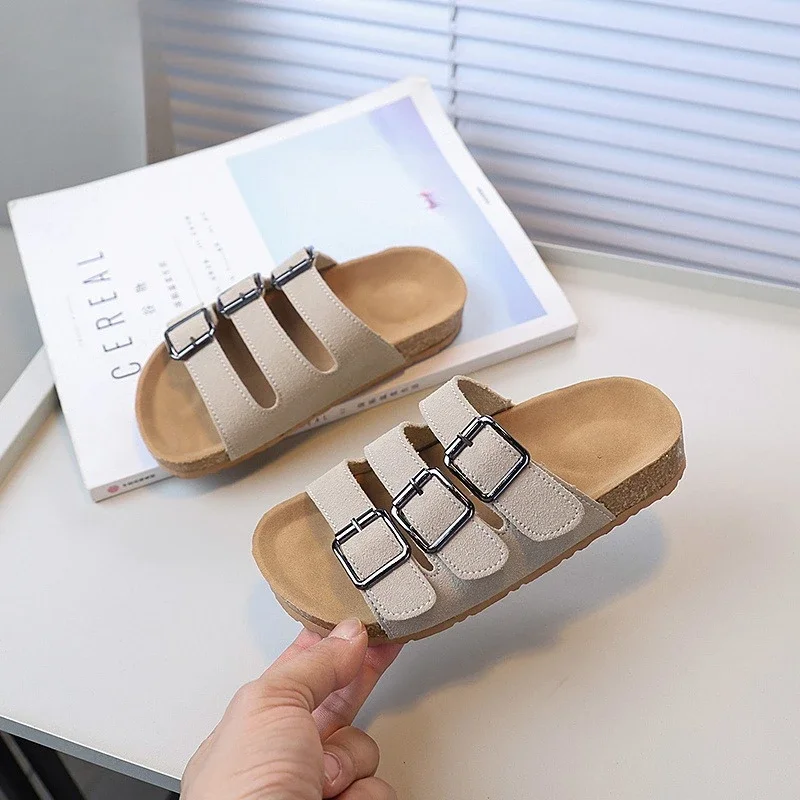 Summer Kids Fashion Boys Beach Slippers Non-slip Girls Simple Slip-on Mules Shoes Trend New Children Hollow-out Causal Slippers
Summer Kids Fashion Boys Beach Slippers Non-slip Girls Simple Slip-on Mules Shoes Trend New Children Hollow-out Causal Slippers
