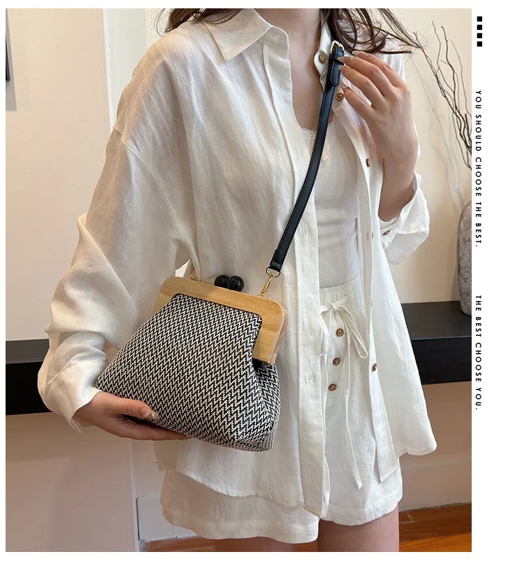 2025 new fashion, popular straw small square bag, foreign style, versatile personality, one-shoulder cross-body bag
2025 new fashion, popular straw small square bag, foreign style, versatile personality, one-shoulder cross-body bag