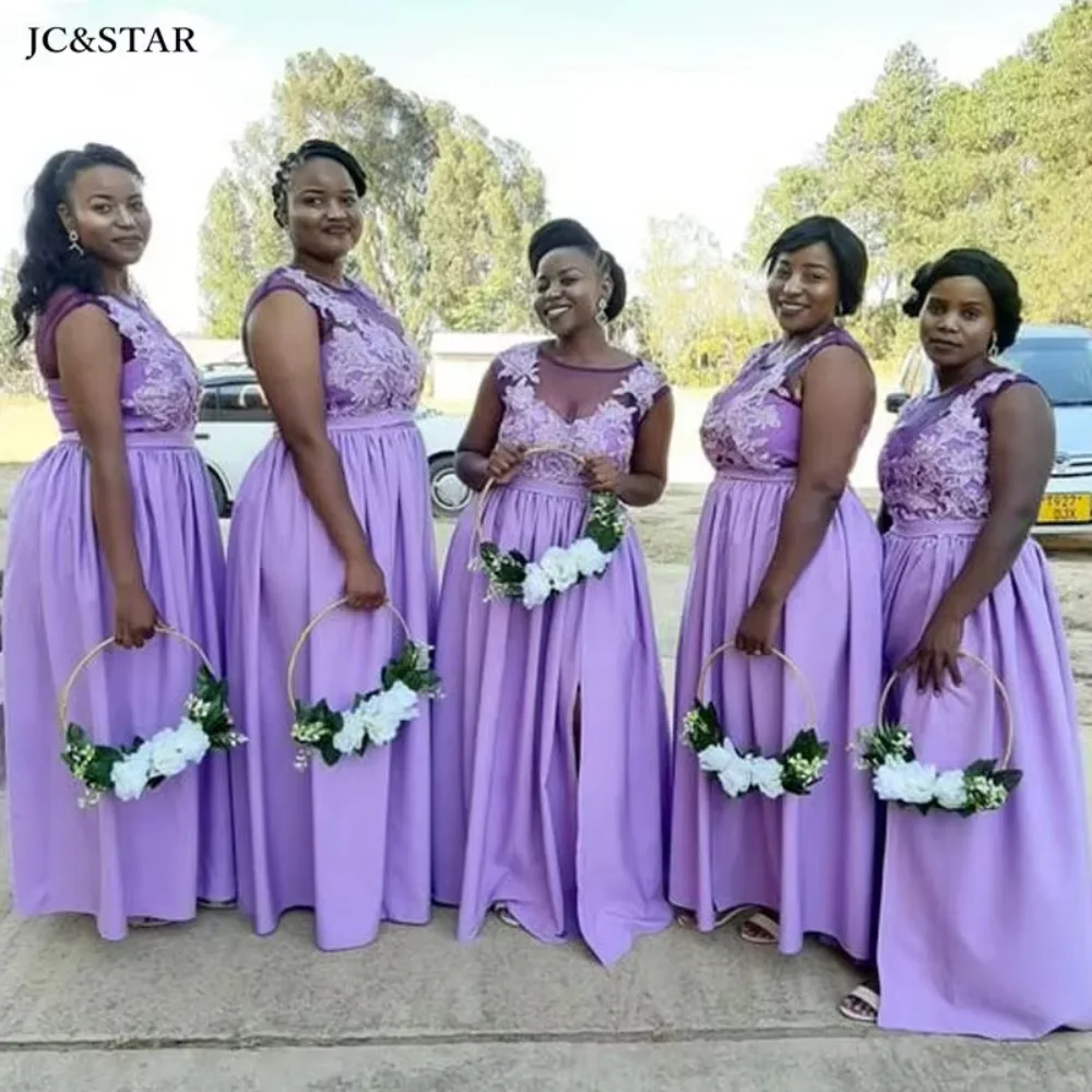 Lavender Bridesmaid Dress Long Satin Lace Stickers African Countryside Wedding Guest Dresses Elegant and Chic Prom Party Robe
Lavender Bridesmaid Dress Long Satin Lace Stickers African Countryside Wedding Guest Dresses Elegant and Chic Prom Party Robe