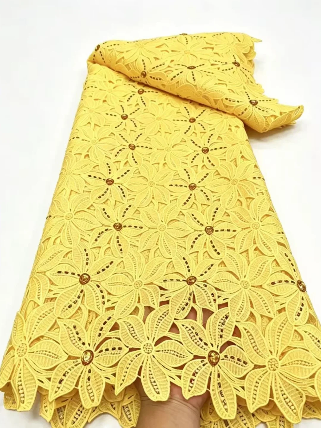 Wholesale African Guipure Cord Lace Fabric with Nigerian Stones Water Soluble High Quality for Sewing Women's Dresses
Wholesale African Guipure Cord Lace Fabric with Nigerian Stones Water Soluble High Quality for Sewing Women's Dresses