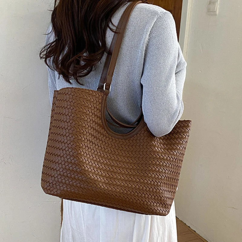 Korean Rattan Weaving Underarm Shoulder Bag,Large Capacity Women Tote Bag,Summer Casual Simple Vacation Beach Commuter Handbag
Korean Rattan Weaving Underarm Shoulder Bag,Large Capacity Women Tote Bag,Summer Casual Simple Vacation Beach Commuter Handbag