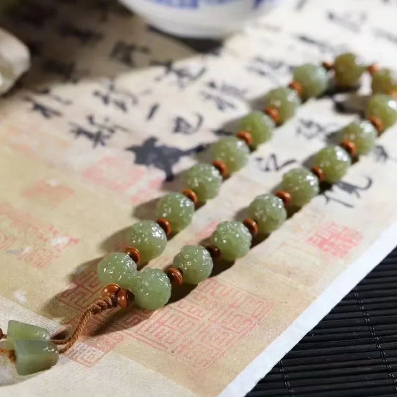 Hetian Jade Lion Handheld Cultural Yellow Mouth String Ornament Style Fashion Versatile Bracelet
Hetian Jade Lion Handheld Cultural Yellow Mouth String Ornament Style Fashion Versatile Bracelet