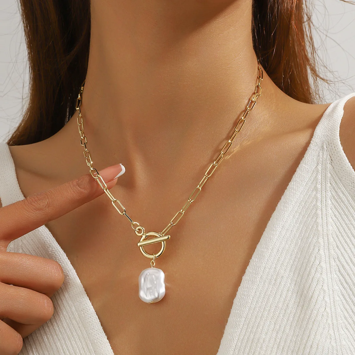 Vintage Baroque Pearl Pendant Necklace Women'S Luxury Jewelry Multilayer Golden Clavicle Chain Premium Accessories Gifts
Vintage Baroque Pearl Pendant Necklace Women'S Luxury Jewelry Multilayer Golden Clavicle Chain Premium Accessories Gifts