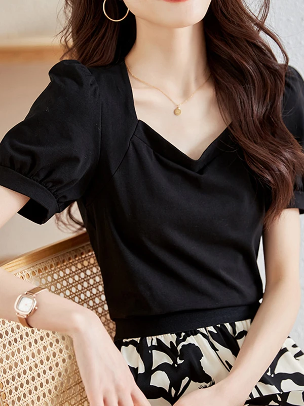 Fashionable High-End Women's Autumn Outfit Short Sleeve Square Collar T-Shirt And Skirt Two-Piece Set Bubble Sleeve Design
Fashionable High-End Women's Autumn Outfit Short Sleeve Square Collar T-Shirt And Skirt Two-Piece Set Bubble Sleeve Design