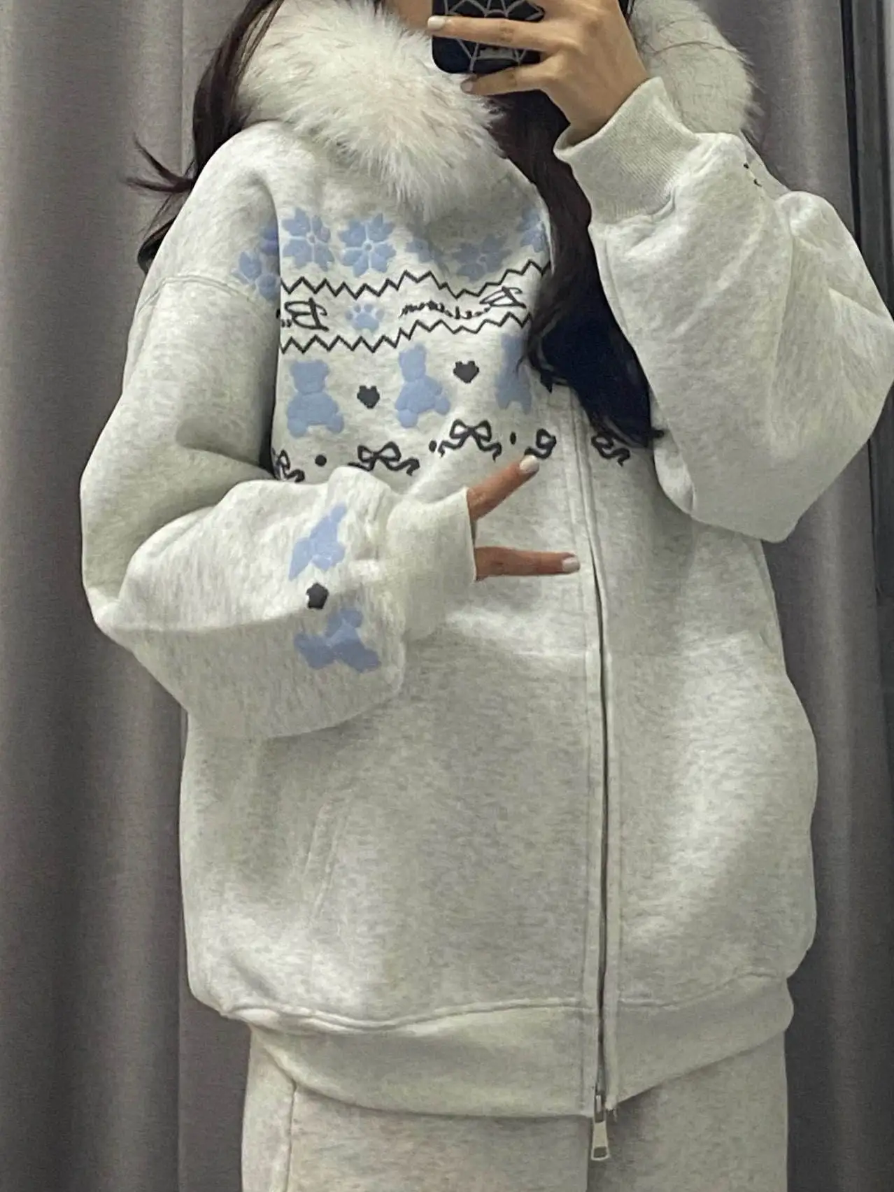 Американский утепленный кардиган на молнии с меховым воротником и принтом Fair Isle с медведем, женский, осенне-зимний, утолщенный
Американский утепленный кардиган на молнии с меховым воротником и принтом Fair Isle с медведем, женский, осенне-зимний, утолщенный