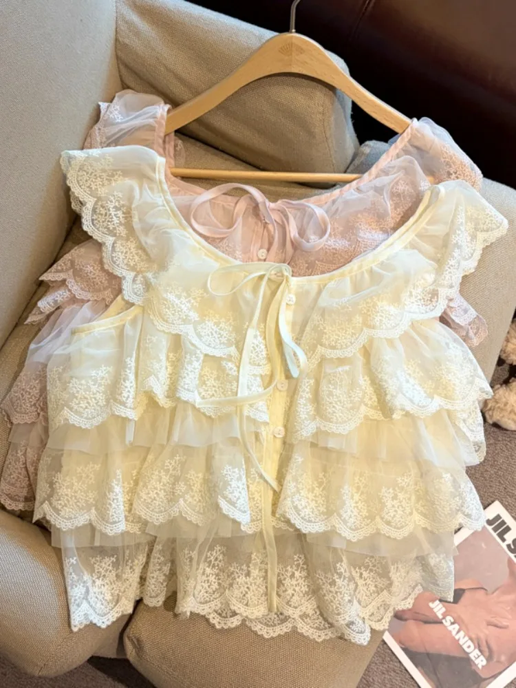 Girls Style Lace Patchwork Fly Sleeve Shirt Women Summer Design Sense Belted Fashion Short Top round Neck Buttoning Citywalk
Girls Style Lace Patchwork Fly Sleeve Shirt Women Summer Design Sense Belted Fashion Short Top round Neck Buttoning Citywalk