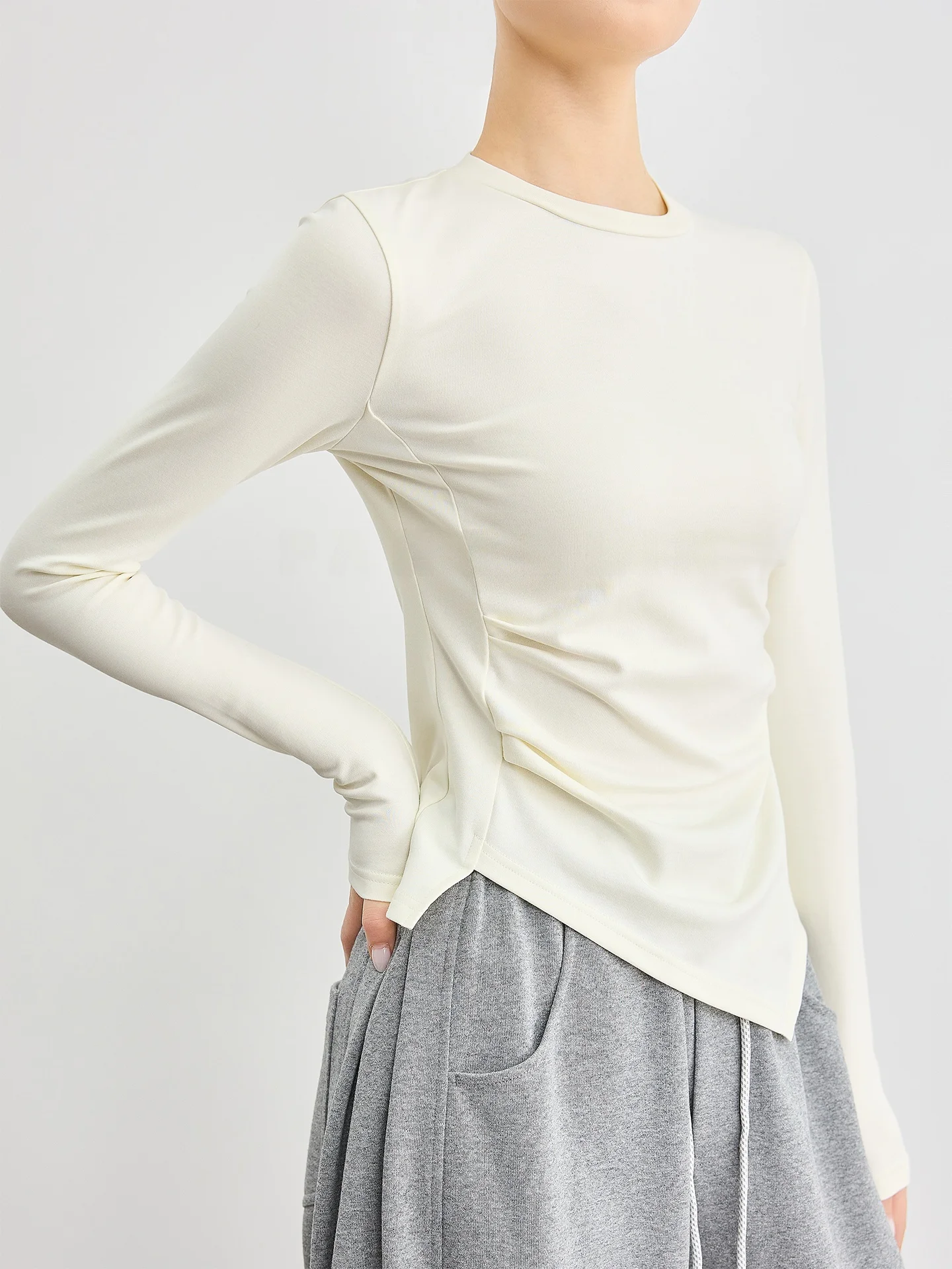 FALIN Comfortable Long Sve round Ne Slim Fit Bot Hem Asymmetrical Base irt Women's Korean Sle Commute T-irt
FALIN Comfortable Long Sve round Ne Slim Fit Bot Hem Asymmetrical Base irt Women's Korean Sle Commute T-irt