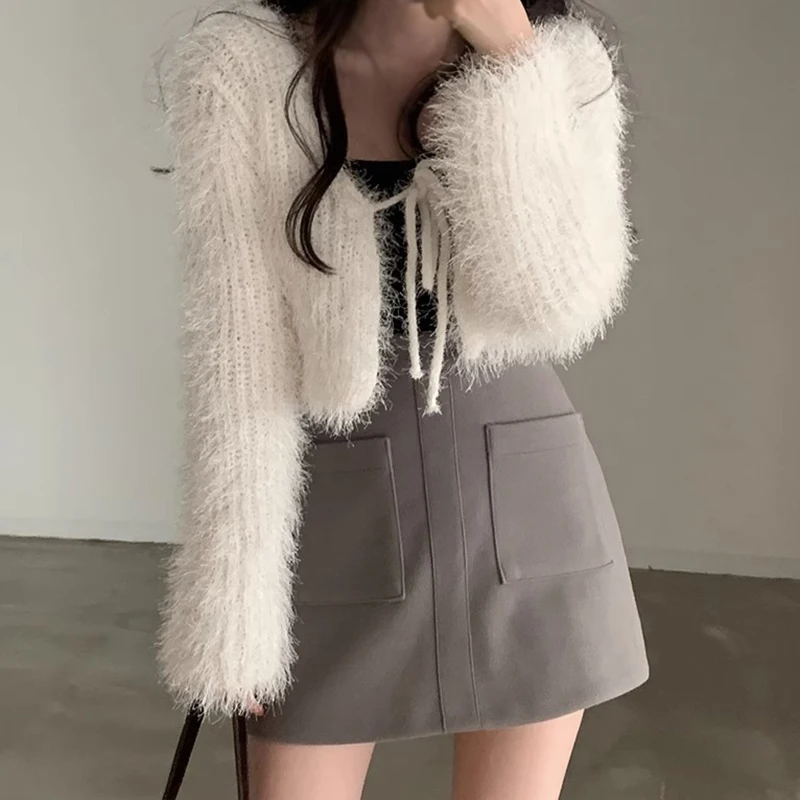 Women Plush Loose Fitting Knitted Soft Glutinous Knitted Cardigan Sweater Warm Sexy Autumn Winter Long Sleeves Short Top
Women Plush Loose Fitting Knitted Soft Glutinous Knitted Cardigan Sweater Warm Sexy Autumn Winter Long Sleeves Short Top