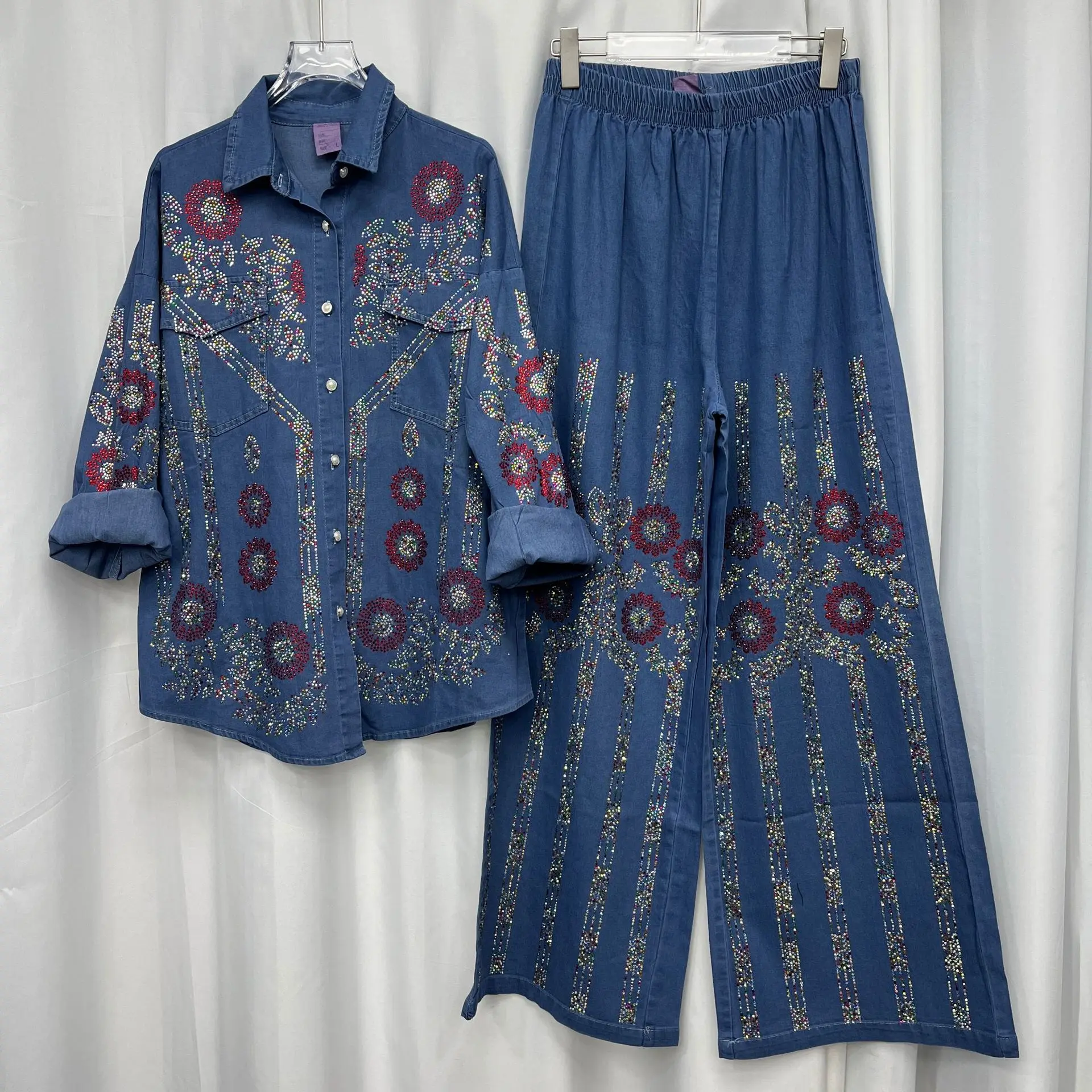 SuperAen European and American Style 2026 Spring New Retro Red Floral Diamond Elegant Denim Slim Shirt Long Pants Two-piece Sets
SuperAen European and American Style 2026 Spring New Retro Red Floral Diamond Elegant Denim Slim Shirt Long Pants Two-piece Sets