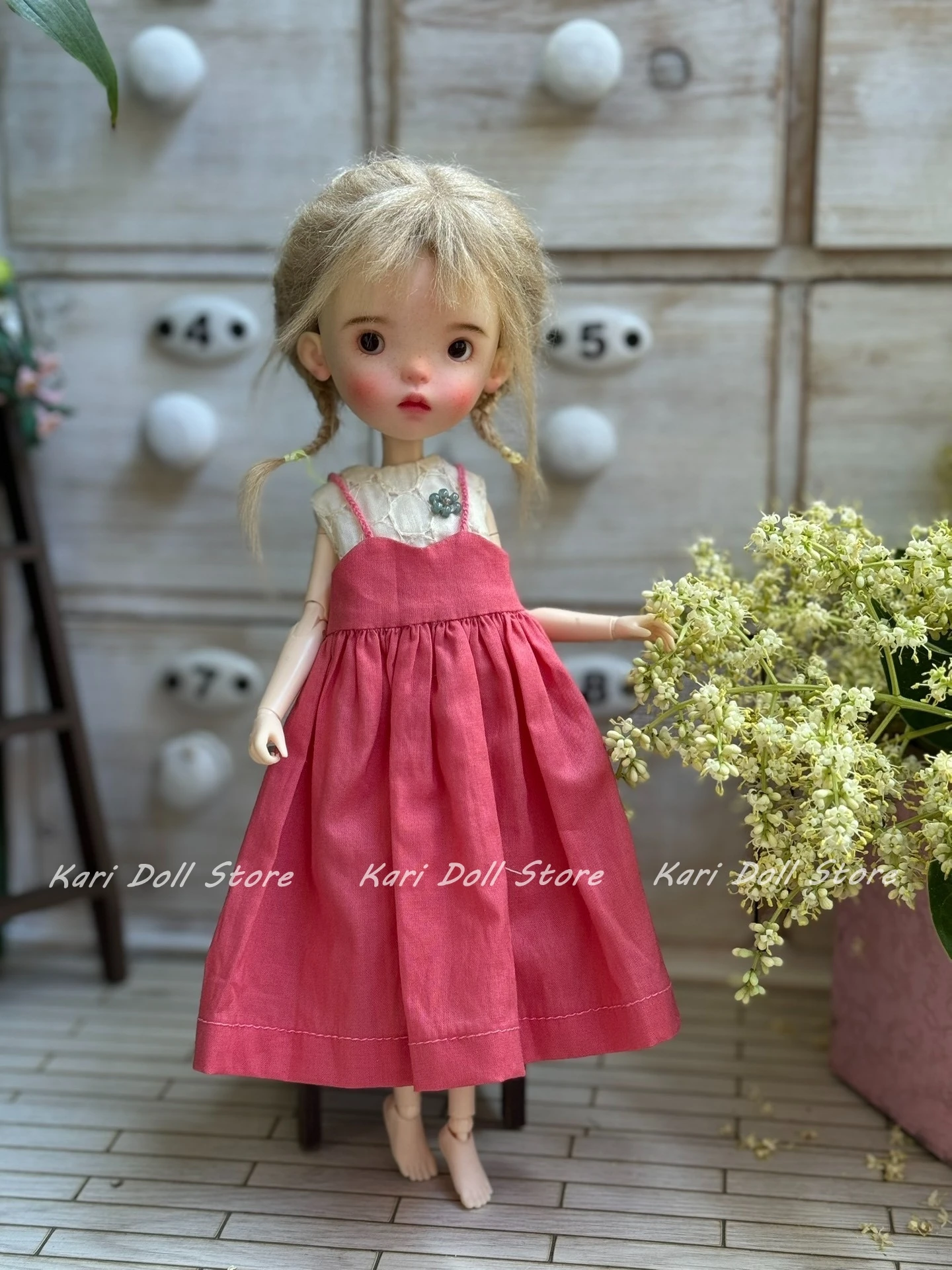 Kari Doll Clothes and skirts 2025 Slippery dress with hollowed out sleeveless top for Landazz Landoudou Doll
Kari Doll Clothes and skirts 2025 Slippery dress with hollowed out sleeveless top for Landazz Landoudou Doll