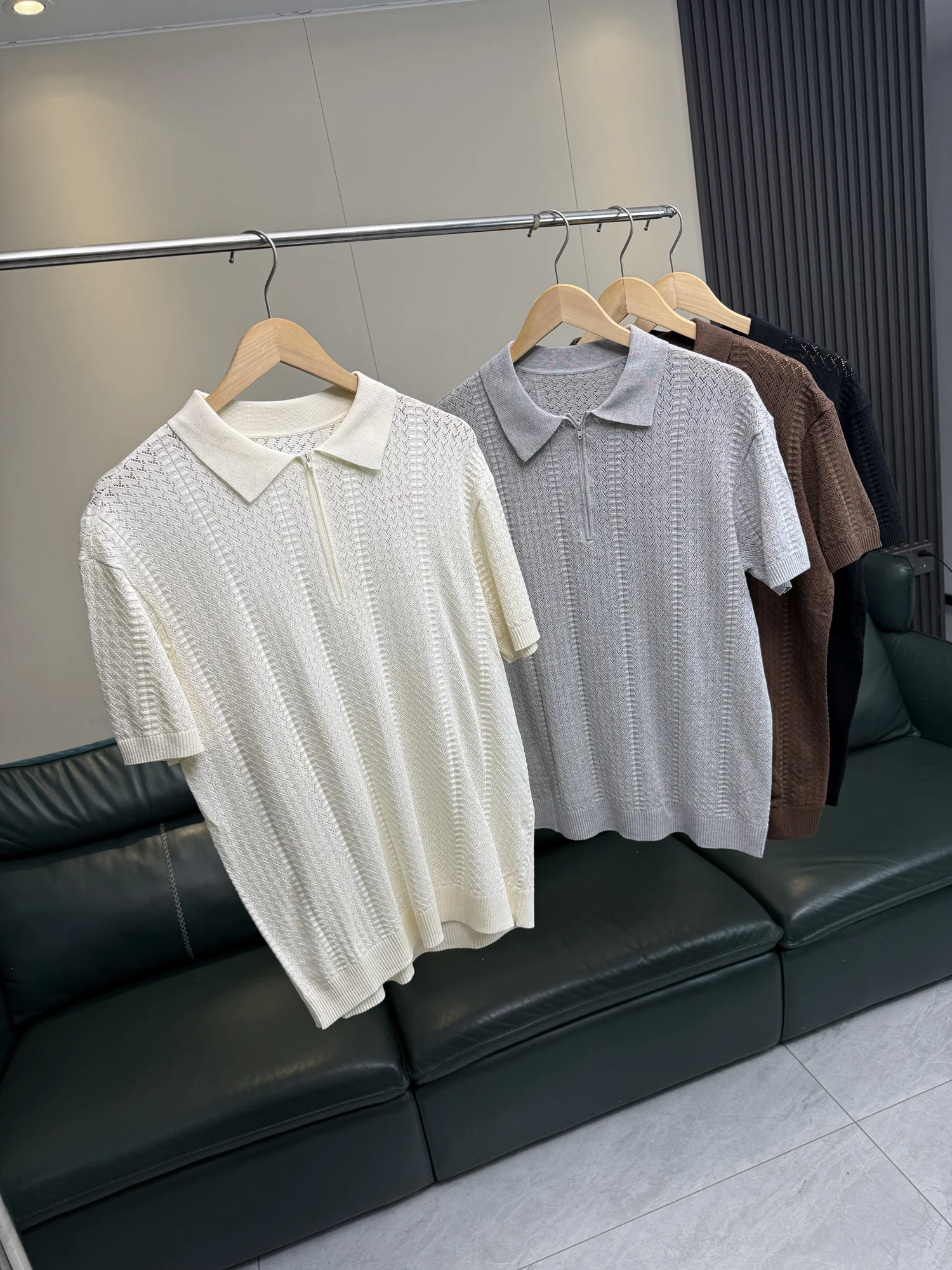 Italian Style Casual Knitwear Short Sleeve Neck T-Shirt Breathable Comfortable Mesh Youth Summer Fashion Urban Wear
Italian Style Casual Knitwear Short Sleeve Neck T-Shirt Breathable Comfortable Mesh Youth Summer Fashion Urban Wear