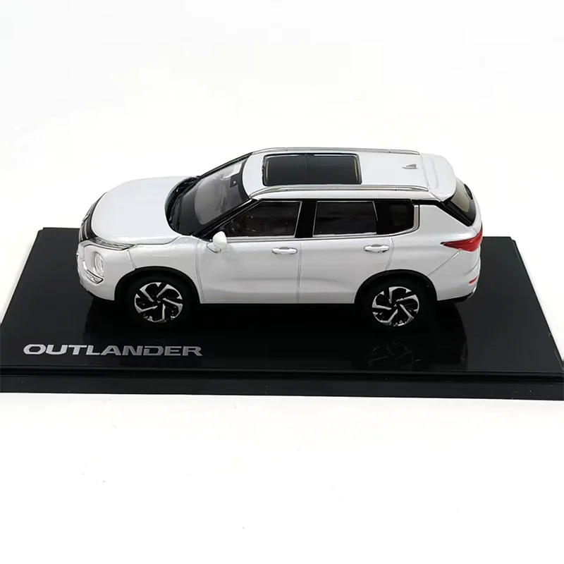 Diecast 1:43 Scale OUTLANDER Alloy Car Model Classics Adult Souvenir Gift Static Display
Diecast 1:43 Scale OUTLANDER Alloy Car Model Classics Adult Souvenir Gift Static Display