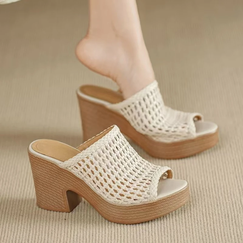 Women Woven Hollow Out Block Heel Peep Toe Slippers Summer New Thick Sole Non Slip Fashionable Outdoor High Heel Slippers Sandal
Women Woven Hollow Out Block Heel Peep Toe Slippers Summer New Thick Sole Non Slip Fashionable Outdoor High Heel Slippers Sandal