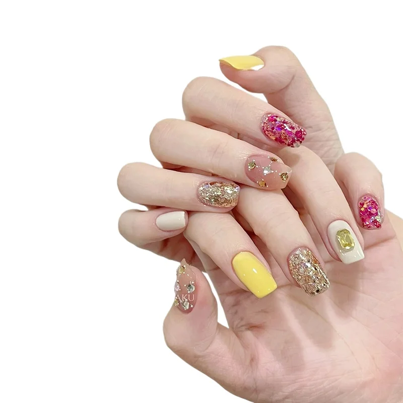 American Sweetheart Colorful Sequins Nail Art Yellow Diamond Sweetheart Hottie Wearing Nail Art
American Sweetheart Colorful Sequins Nail Art Yellow Diamond Sweetheart Hottie Wearing Nail Art