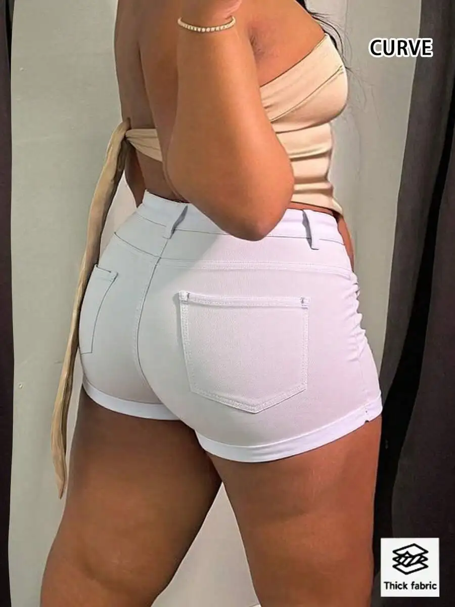 Curvy Women High-Waisted Solid Denim Shorts For Summer Casual Wear
Curvy Women High-Waisted Solid Denim Shorts For Summer Casual Wear