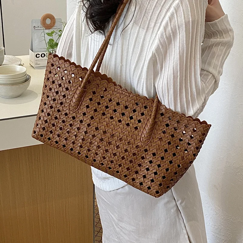 Fashion Woven Vegetable Basket Hollow Shoulder Bag for Women 2026 High Quality Ladies Tote Bag Trend Large Capacity Armpit Bag
Fashion Woven Vegetable Basket Hollow Shoulder Bag for Women 2026 High Quality Ladies Tote Bag Trend Large Capacity Armpit Bag