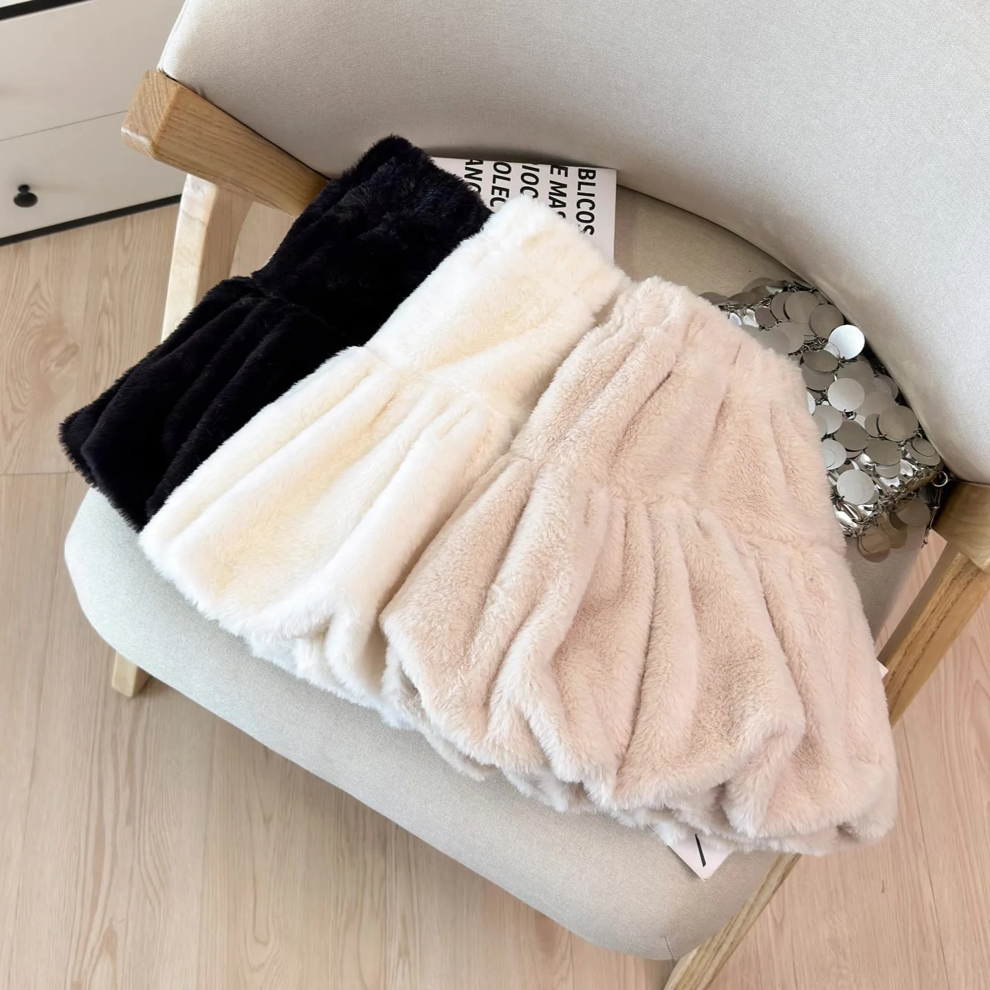 Women's Khaki Mini Plush Skirt Vintage Aesthetic Korean High Waist Mini Skirt Harajuku Y2k A-line Skirts 2000s Clothes Spring
Women's Khaki Mini Plush Skirt Vintage Aesthetic Korean High Waist Mini Skirt Harajuku Y2k A-line Skirts 2000s Clothes Spring