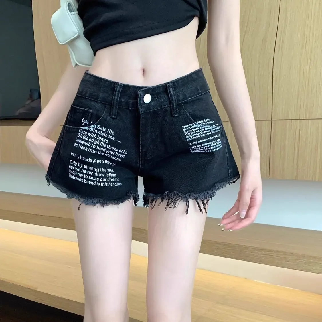 American Summer All Match Spice Girls Low-waisted Loose Wide Leg Jeans Y2k Shorts Vintage Tassels Denim Shorts for Women
American Summer All Match Spice Girls Low-waisted Loose Wide Leg Jeans Y2k Shorts Vintage Tassels Denim Shorts for Women