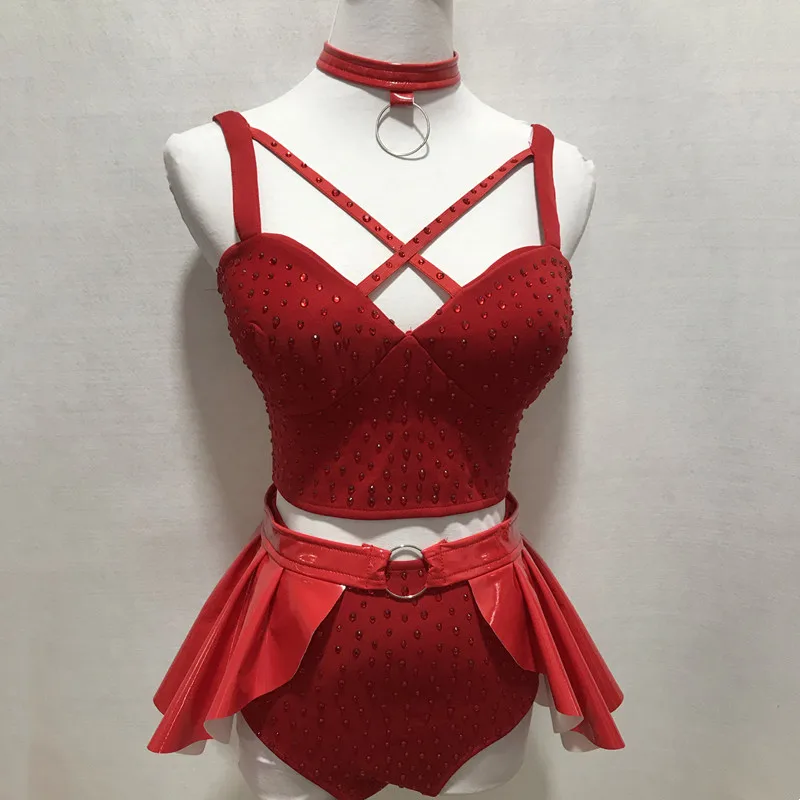 Sexy Red Rhinestone Bikini Laser Mini Skirt Performance Costume Women Jazz Dance Team Bar Nightclub Stage Wear Party Show Outfit
Sexy Red Rhinestone Bikini Laser Mini Skirt Performance Costume Women Jazz Dance Team Bar Nightclub Stage Wear Party Show Outfit